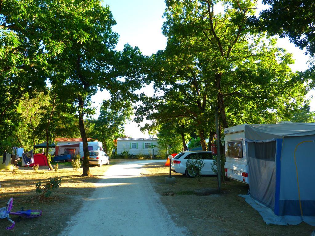 Camping La Maurie 호텔 생-조르주-돌레롱 외부 사진